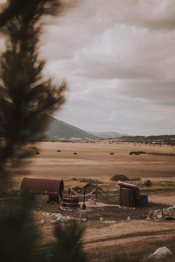 Barrel Land Blidinje - Drvena Bacva Za Spavanje Campsite Posusje